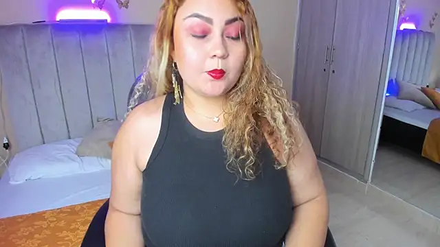 Sweet Rosee  online show from January 11, 2026, 4:17 am