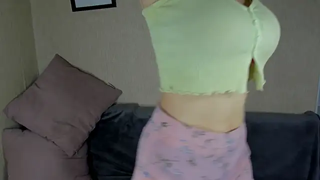 Snapshot of Zorianaa chatting on November 21, 2025, 9:35 pm Zorianaa online show from November 21, 2025, 9:35 pm