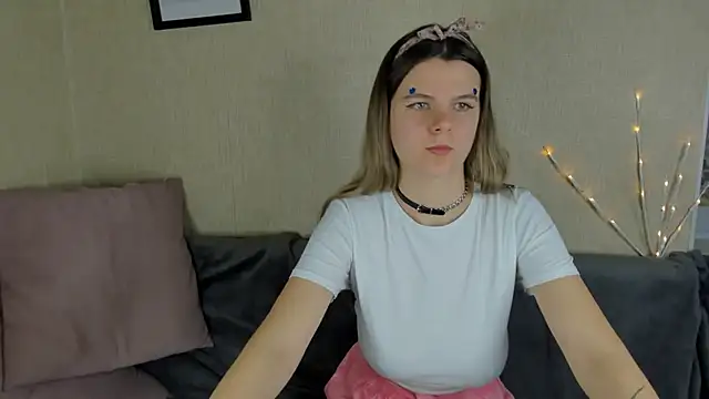 Snapshot of Zorianaa chatting on November 22, 2025, 9:25 pm Zorianaa online show from November 22, 2025, 9:25 pm