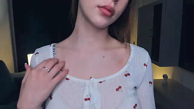 Snapshot of MerlePalaia chatting on November 18, 2025, 8:13 pm MerlePalaia online show from November 18, 2025, 8:13 pm