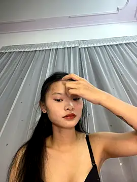 Snapshot of lung-linh chatting on November 3, 2025, 12:39 pm lung-linh online show from November 3, 2025, 12:39 pm