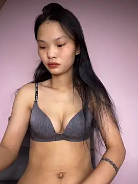 Snapshot of lung-linh chatting on November 18, 2025, 11:15 pm lung-linh online show from November 18, 2025, 11:15 pm