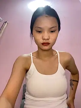 Snapshot of lung-linh chatting on November 28, 2025, 8:06 am lung-linh online show from November 28, 2025, 8:06 am