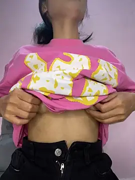 Snapshot of lung-linh chatting on December 4, 2025, 1:31 pm lung-linh online show from December 4, 2025, 1:31 pm