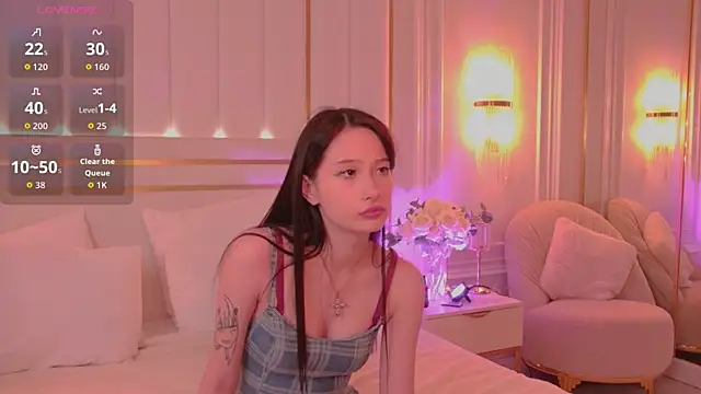 Snapshot of GladysMoore chatting on November 3, 2025, 2:40 pm GladysMoore online show from November 3, 2025, 2:40 pm