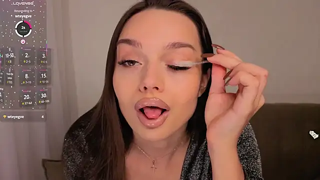 Snapshot of Violet_Johnsonn chatting on April 10, 2026, 5:34 am Violet Johnsonn online show from April 10, 2026, 5:34 am