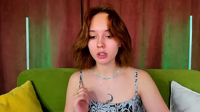 Snapshot of RikkiChoco chatting on November 12, 2025, 8:37 am RikkiChoco online show from November 12, 2025, 8:37 am