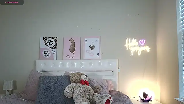 Snapshot of Perlafit1 chatting on November 11, 2025, 9:59 pm Perlafit1 online show from November 11, 2025, 9:59 pm