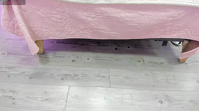 Snapshot of kendra_london chatting on November 24, 2025, 11:21 am kendra london online show from November 24, 2025, 11:21 am