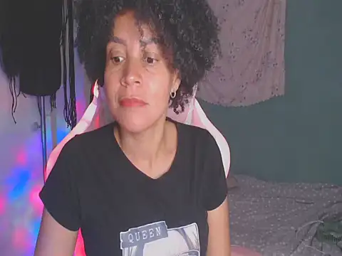 shayna cute online show from August 9, 2026, 3:23 am