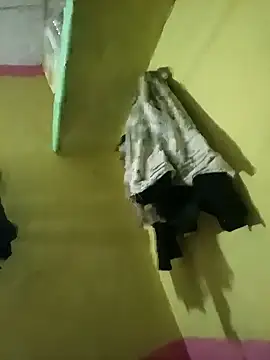 Snapshot of Simmy_hot chatting on November 6, 2025, 4:52 pm Simmy hot online show from November 6, 2025, 4:52 pm