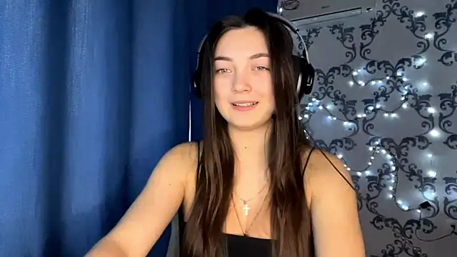 TwotyBright online show from December 23, 2025, 8:01 am