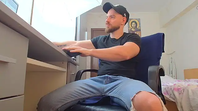 Snapshot of Ryanstone_ chatting on May 20, 2026, 7:25 am Ryanstone online show from May 20, 2026, 7:25 am