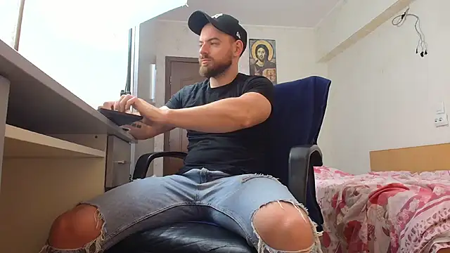 Snapshot of Ryanstone_ chatting on June 1, 2026, 3:30 am Ryanstone online show from June 1, 2026, 3:30 am