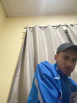 Novinhode18   online show from April 11, 2026, 5:12 am