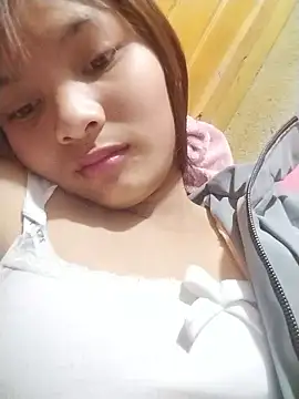 Snapshot of Ye_n chatting on December 2, 2025, 2:50 am Ye n online show from December 2, 2025, 2:50 am