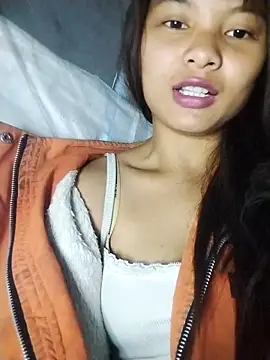 Snapshot of Ye_n chatting on December 14, 2025, 2:39 am Ye n online show from December 14, 2025, 2:39 am