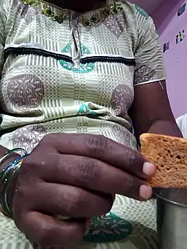 hyd couple7878 online show from November 23, 2025, 3:17 am