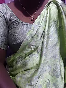 Snapshot of hyd_couple7878 chatting on January 10, 2026, 5:15 pm hyd couple7878 online show from January 10, 2026, 5:15 pm