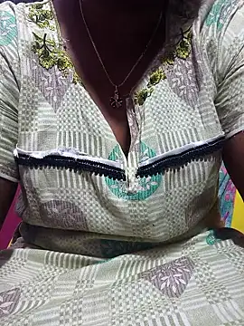 Snapshot of hyd_couple7878 chatting on January 11, 2026, 6:13 pm hyd couple7878 online show from January 11, 2026, 6:13 pm