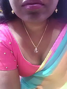 Snapshot of hyd_couple7878 chatting on February 8, 2026, 1:14 pm hyd couple7878 online show from February 8, 2026, 1:14 pm