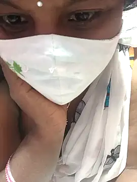 Snapshot of hyd_couple7878 chatting on February 12, 2026, 9:04 am hyd couple7878 online show from February 12, 2026, 9:04 am