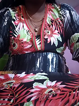 Snapshot of hyd_couple7878 chatting on February 16, 2026, 4:30 am hyd couple7878 online show from February 16, 2026, 4:30 am