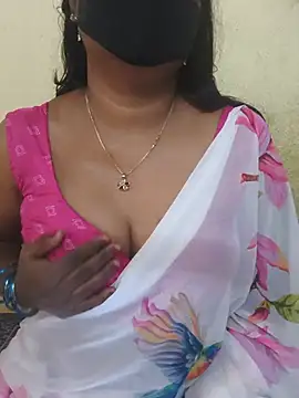 Snapshot of hyd_couple7878 chatting on July 17, 2026, 7:37 am hyd couple7878 online show from July 17, 2026, 7:37 am
