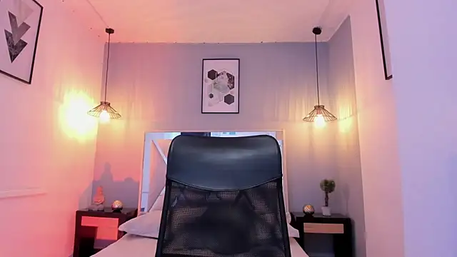 Snapshot of zoe-moreau chatting on February 20, 2026, 8:31 pm zoe-moreau online show from February 20, 2026, 8:31 pm