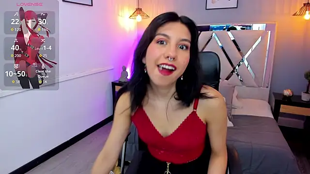 zoe-moreau online show from April 15, 2026, 7:58 pm