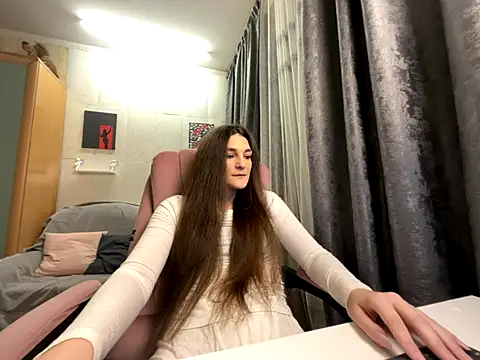 HelgaMun online show from November 25, 2025, 10:59 am