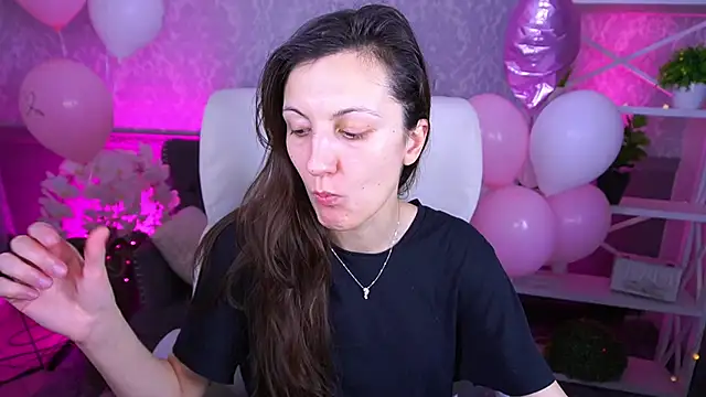 ZafiraMoonn online show from February 20, 2026, 2:06 pm