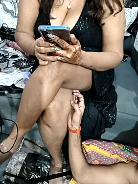 fuckgirl143143 online show from December 19, 2025, 7:43 pm