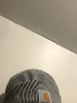 Snapshot of youngbull_dada chatting on December 4, 2025, 5:17 am youngbull dada online show from December 4, 2025, 5:17 am