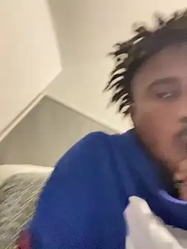 Snapshot of youngbull_dada chatting on December 19, 2025, 10:17 pm youngbull dada online show from December 19, 2025, 10:17 pm