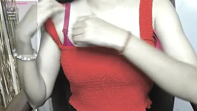 horneyworld007 online show from April 16, 2026, 4:52 pm