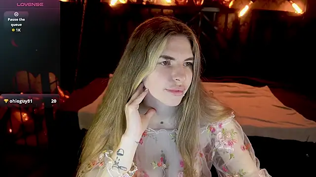 Snapshot of DanielaReign chatting on February 18, 2026, 7:04 am DanielaReign online show from February 18, 2026, 7:04 am