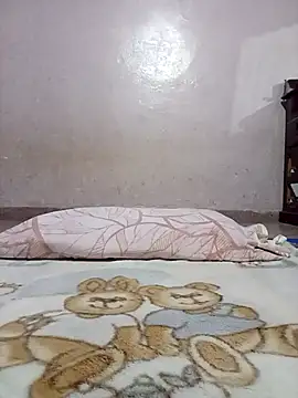 Snapshot of sdlmona chatting on November 22, 2025, 7:35 pm sdlmona online show from November 22, 2025, 7:35 pm