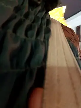 PaulinaLondra2 online show from December 17, 2025, 11:22 pm