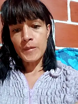 Snapshot of PaulinaLondra2 chatting on December 20, 2025, 1:45 am PaulinaLondra2 online show from December 20, 2025, 1:45 am