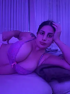 jojoa23 online show from February 16, 2026, 1:18 pm