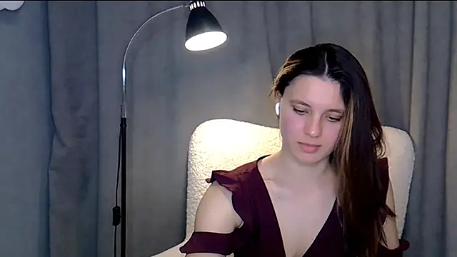 KiraHoney online show from May 22, 2026, 7:41 pm