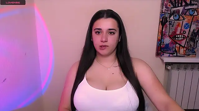 Snapshot of AlinaDoll_ chatting on May 4, 2026, 7:15 am AlinaDoll online show from May 4, 2026, 7:15 am