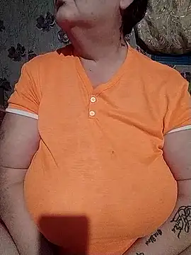 Snapshot of MyHoneyKira chatting on December 15, 2025, 4:00 pm MyHoneyKira online show from December 15, 2025, 4:00 pm