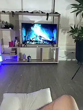 MiluandMIke online show from November 12, 2025, 9:58 pm