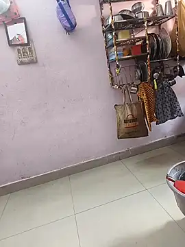 Snapshot of Lailamajnu1996 chatting on February 20, 2026, 5:15 am Lailamajnu1996 online show from February 20, 2026, 5:15 am