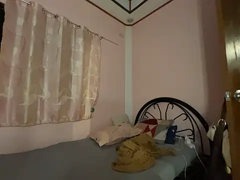 Philina thi online show from December 5, 2025, 8:27 pm