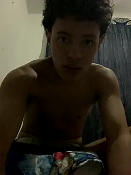 Snapshot of santicastroles chatting on November 8, 2025, 3:29 am santicastroles online show from November 8, 2025, 3:29 am