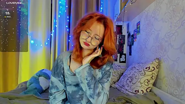 Snapshot of DragonflyLiza chatting on November 10, 2025, 12:04 pm DragonflyLiza online show from November 10, 2025, 12:04 pm