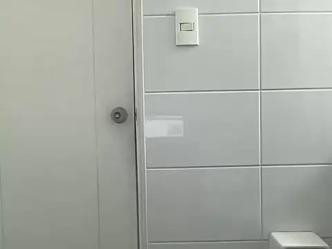 Snapshot of maxdonn29 chatting on April 7, 2026, 2:28 pm maxdonn29 online show from April 7, 2026, 2:28 pm